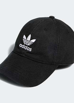 Чорна мʼяка кепка adidas originals