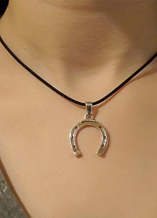 Кулон підкова