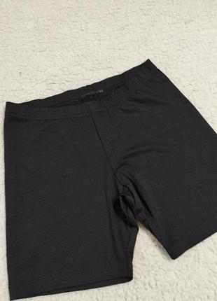 Черные спортивные шорты , размер s