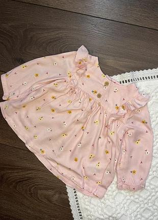 Рожева віскозна блузка з рюшами квітами довгий рукав для дівчинки 3-6 міс 68 см весна літо осінь