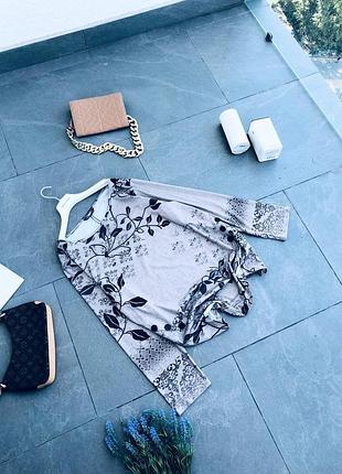 Джемпер с этикеткой noracora