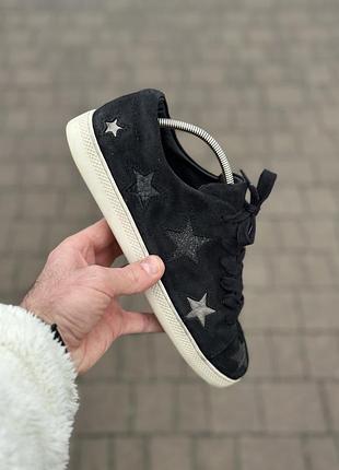 Кросівки and or