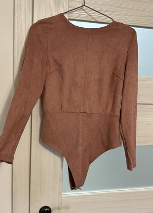 Замшевий боді з відкритою спиною