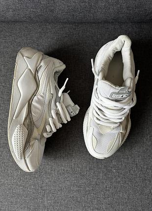 Дуже класні стильні і зручні кросівки