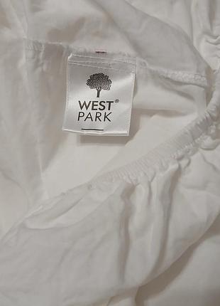 Простынь чисто белая на матрас 140х200 см на резинке по углам, простынь