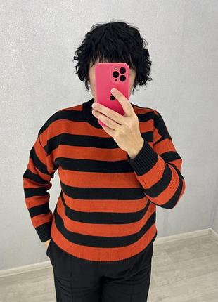 Гарний светр