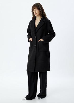 Класичне чорне пальто, база!