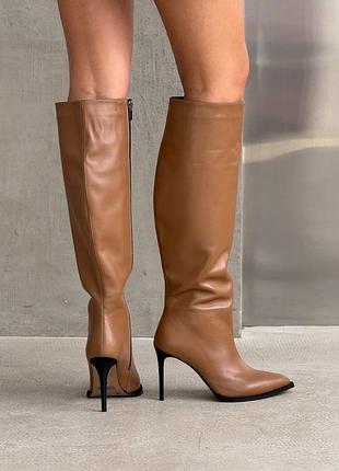Жіночі високі чоботи на шпильці