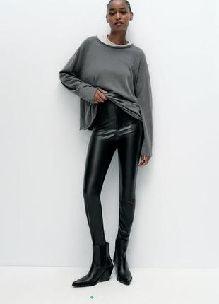 Эластичные брюки эко кожа zara.