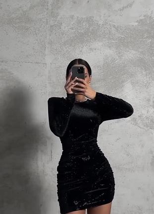 Оксамитова сукня з блискітками