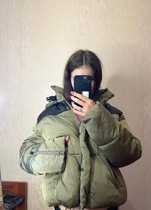 Курточка нова