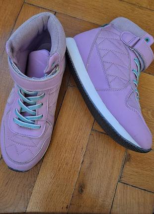 Кроссовки reserved демисезонные 35р