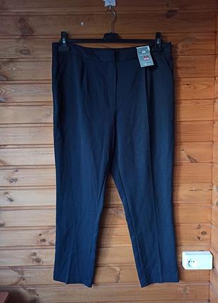 Базовые брюки с карманами р.16