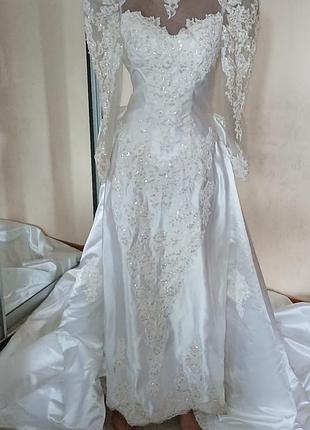 Сукня жіноча, вінтажна, весільна, бальна,на фотосесію,з шлейфом.