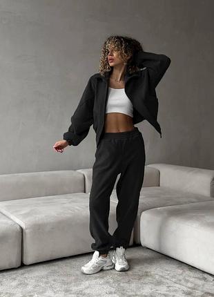 Жіночій спортивний костюм