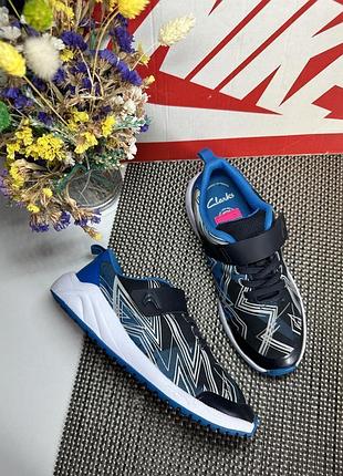 Оригинальные кроссовки clarks