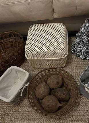 Декор корзина елка из шишек