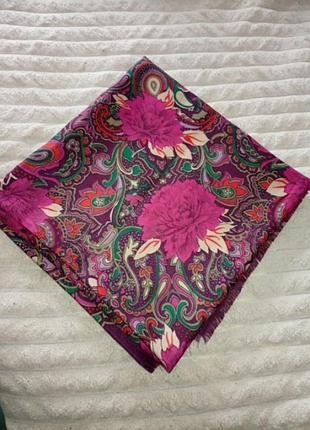 Хустинку в гарному стані.