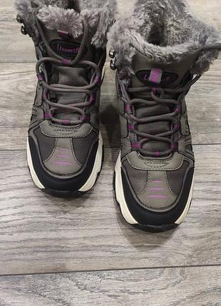 Зимние кроссовки бренда landrover, б/у, в отличном состоянии, без дефектов, 36 размер, стелька 23 см