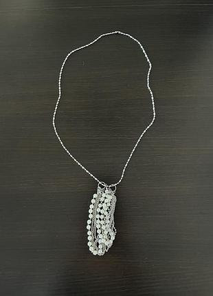 Ожерелье с подвеской из жемчуга и серебристых цепочек