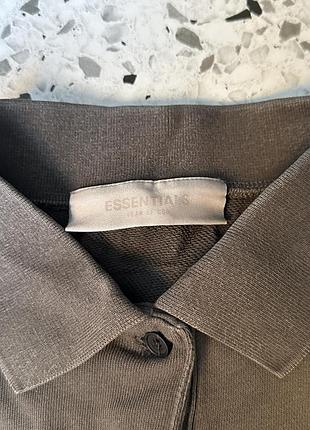 Світ шот essentials в гарному оливковому кольорі