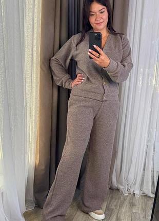 Костюм жіночий