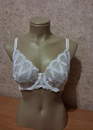 Бюстгалтер с вставками из сеточки