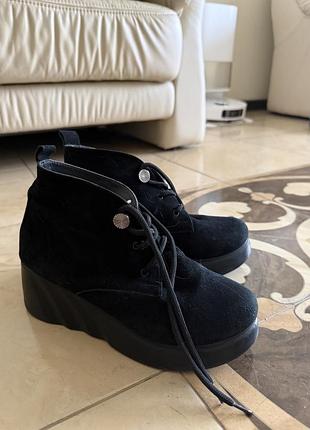 Ботинки жіночі замшеві