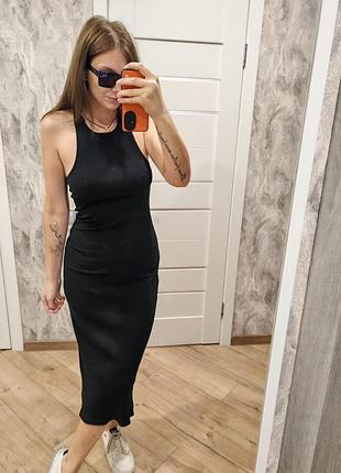 Платье в рубчик в идеальном состоянии.