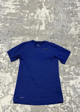 Чоловіча спортивна футболка nike