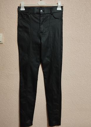 Брюки лосины под матовую кожу струйные женские,новые,размер м на w28 42-44размер от zara