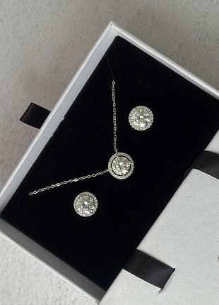 Комплект срібних прикрас: сережки з мусссанітом по 2ct, підвіска 2ct , родоване срібло