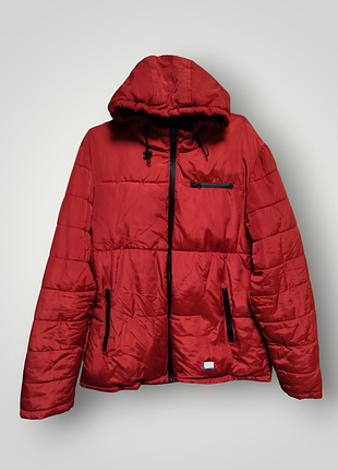 Чоловічу курточка червоного кольору у хорошому стані зимова