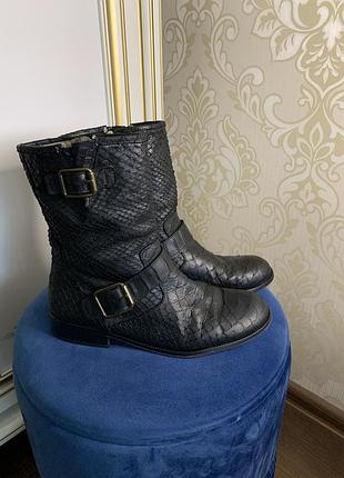 Чоботи шкіряні zara