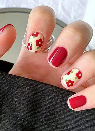 Накладні червоні з малюнком квітами короткі нігті клейові самоклейні