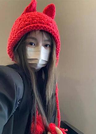 Вязаная шапка чепчик капор с ушками и помпонами на завязках вязаная красная one size