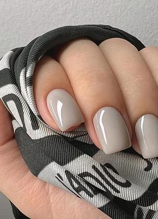 Накладні нігті френч із декором френчем