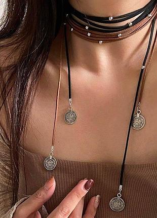 Набор чокеров с подвесками монетами в стиле бохо замшевые ленты в чёрно-коричневых тонах one size