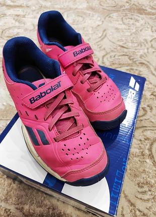 Теннисные кроссовки