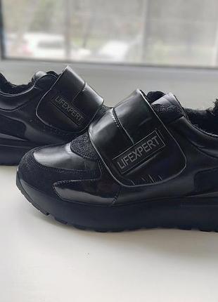 Фирменные женские зимние кожаные кроссовки lifexpert