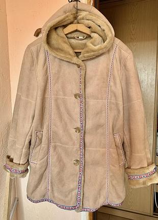 Дублянка жіноча тепла з капюшоном в українському стилі бежева 50