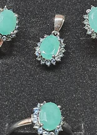 Гарнитур с изумрудами и сапфирами