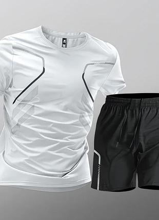 Комплект шорти та футболка