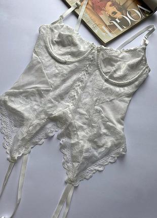 Мереживний боді- корсет із підвязками для панчіх