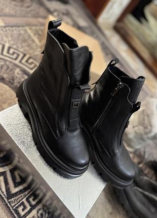 Неймовірно якісні, шкіряні ботільони