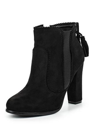 Розпродаж 🔥
замшеві ботильони