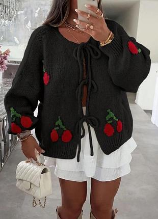 Кардиган з вишнями