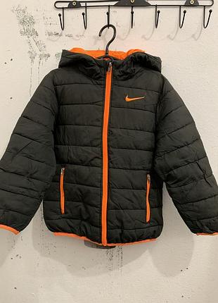 Легка стьобана курточка на хлопчика