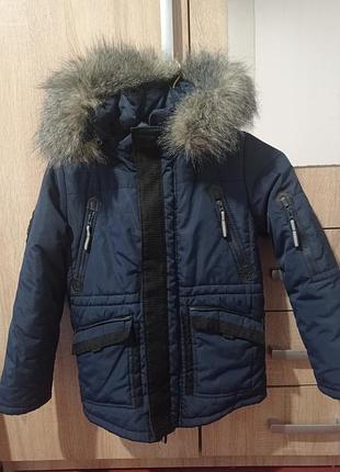 Куртка зимняя на мальчика 10-11роков с капюшоном