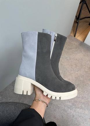 Замшеві сірі черевики середньої висоти на не ковзкій підошві